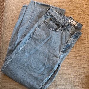 Abercrombie & Fitch Women’s Denim Low Rise Ultra Loose Jeans Light Blue Size 28L
